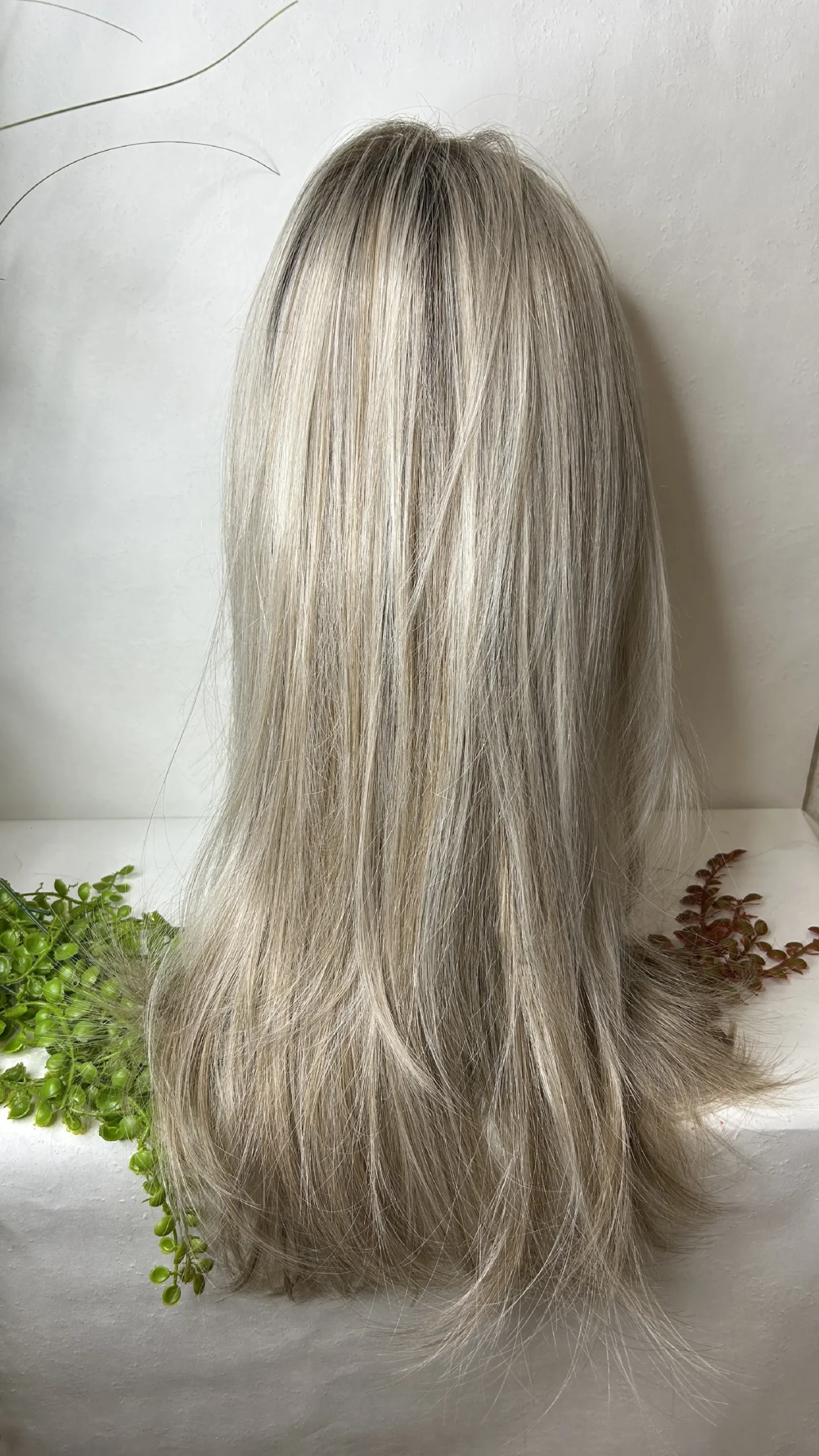 GLOWFIBER Perukas Jenifer šaltas blondas - Image 3