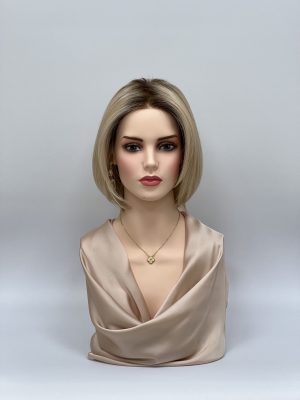 GLOWFIBER perukas Smėlinė blondinė su tamsiomis šaknimis 30cm