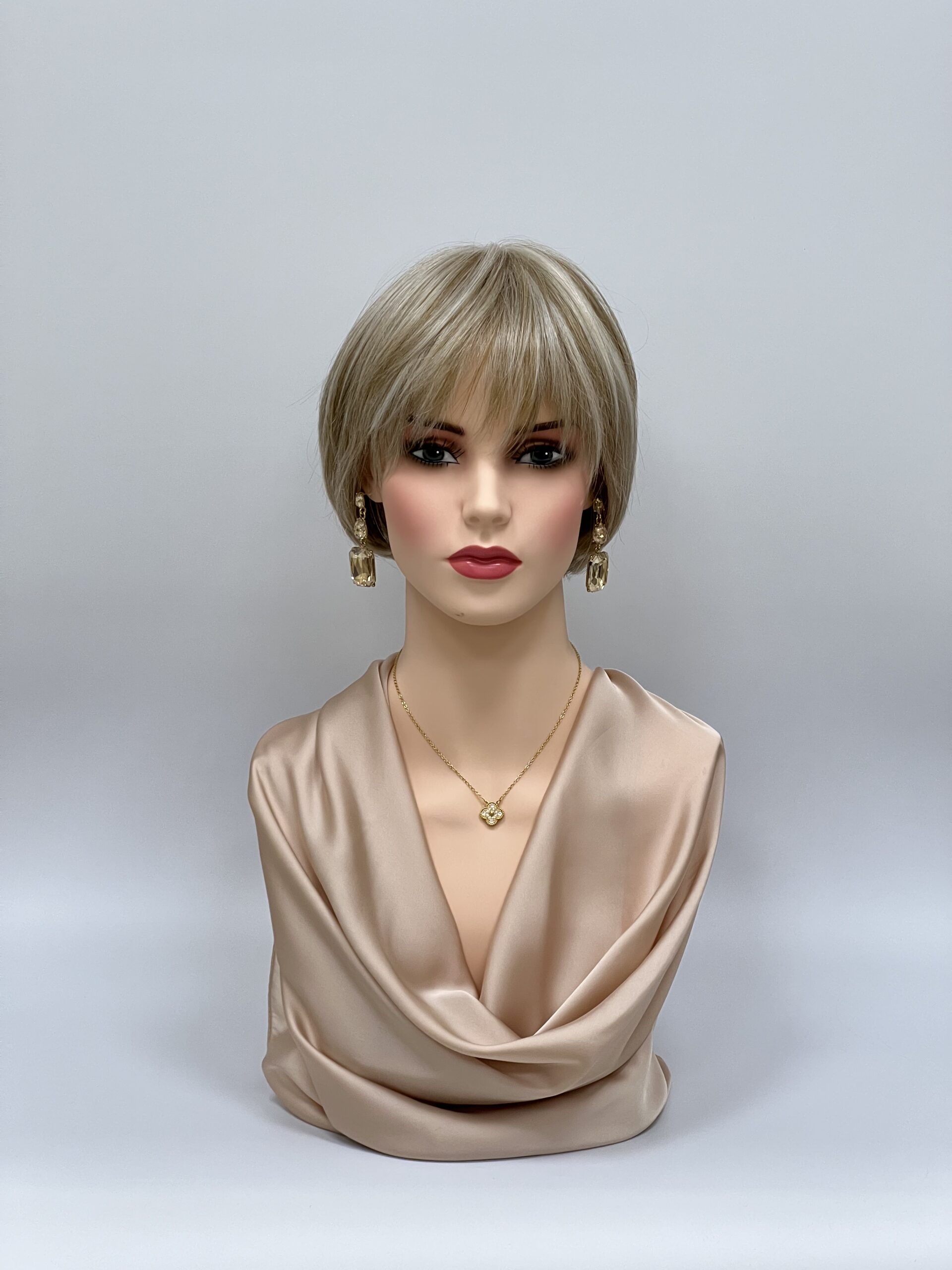 GLOWFIBER perukas Vanilinė blondinė Bob