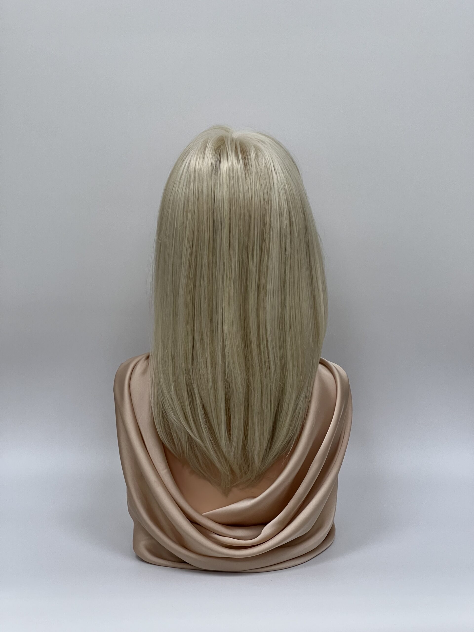 GLOWFIBER perukas Platininė blondinė 45cm - Image 3