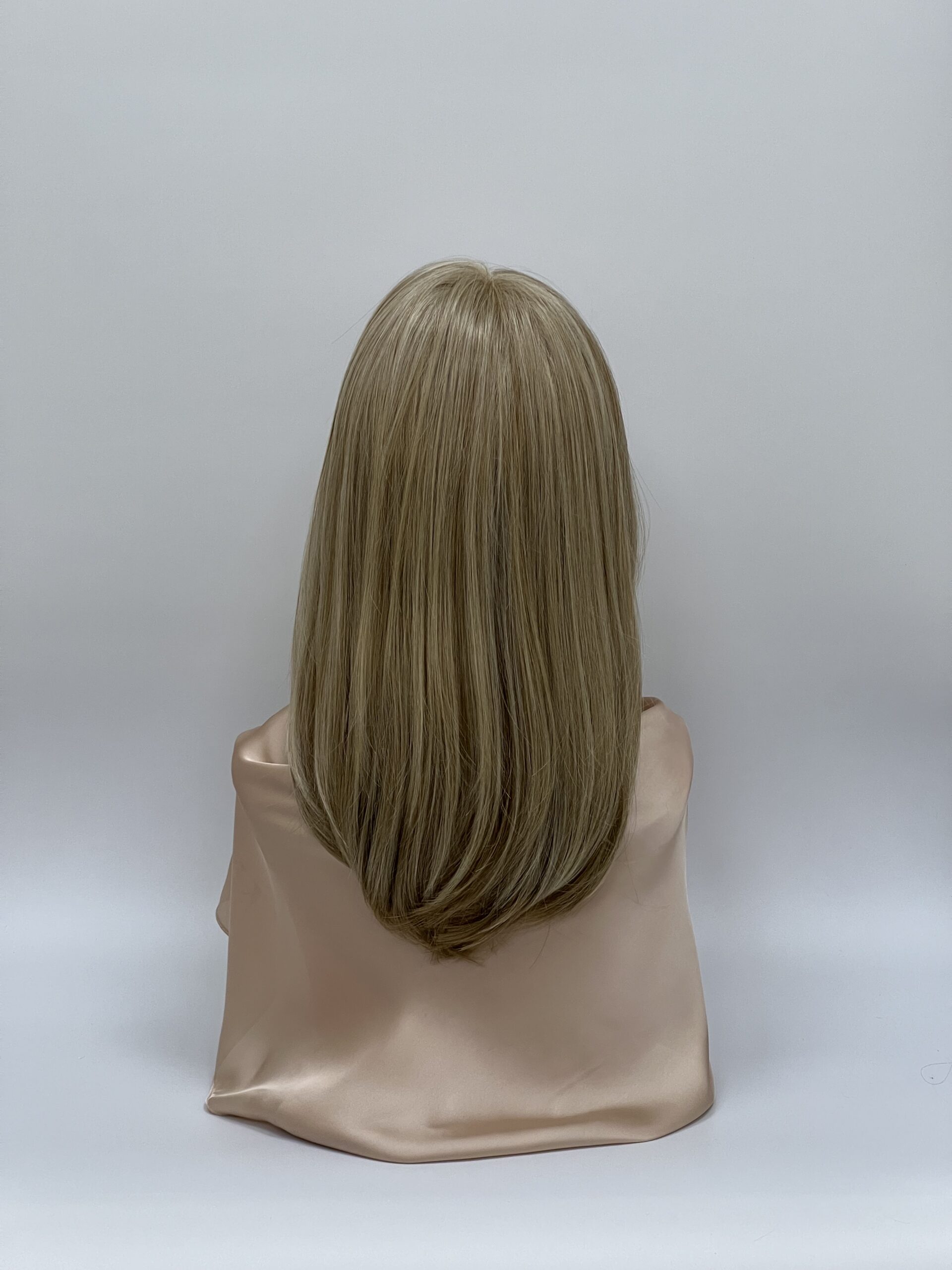 GLOWFIBER perukas Smėlinė blondinė 45cm - Image 3