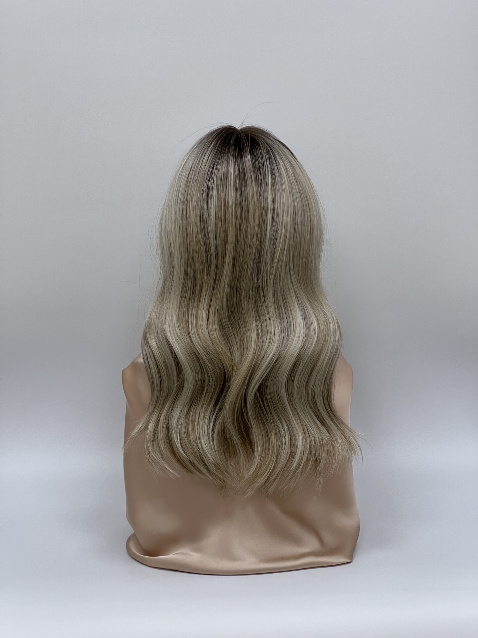 GLOWFIBER perukas Sidabrinė pelenų blondinė 50cm - Image 2