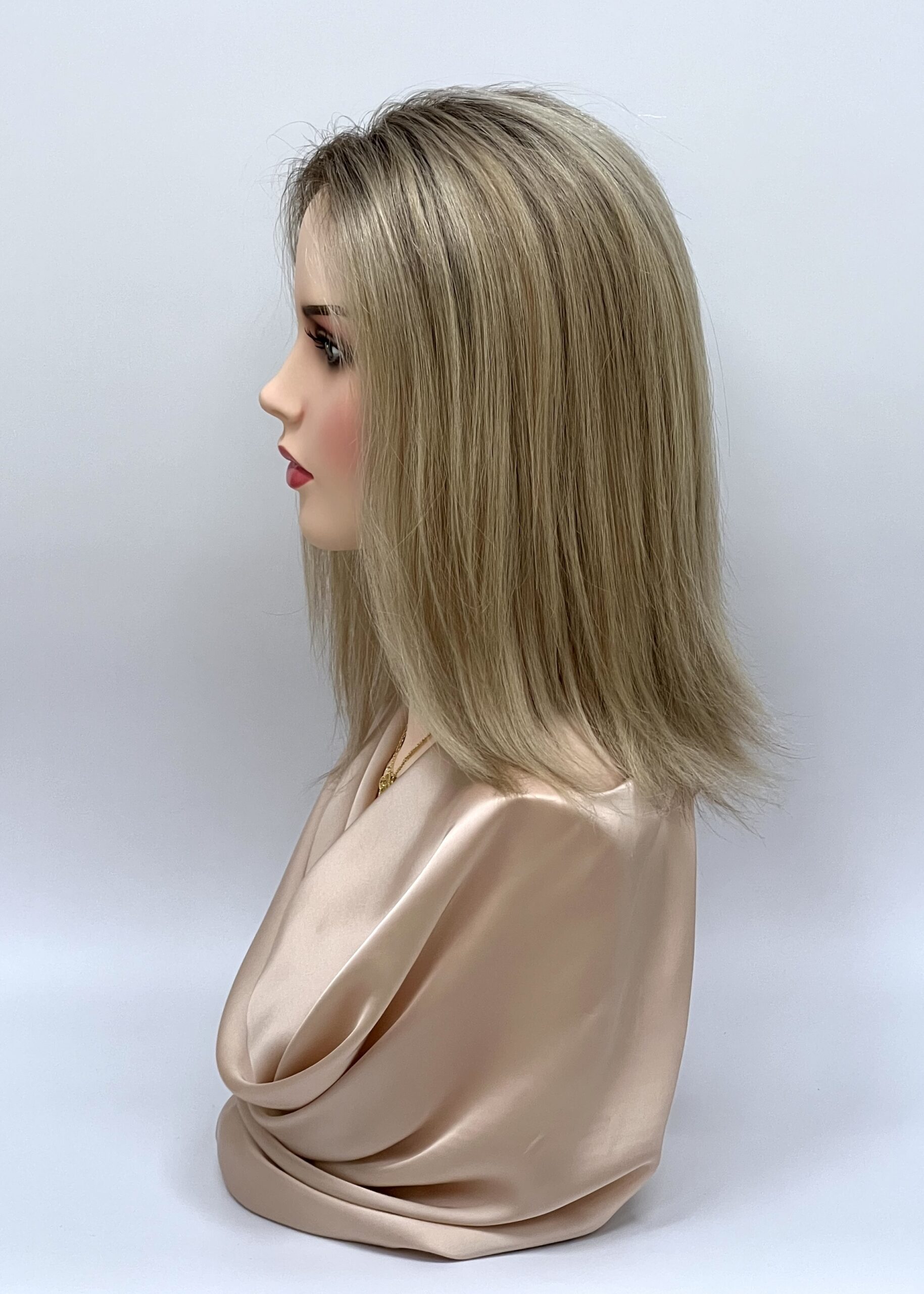 Natūralių plaukų perukas Peleninė blondinė - Image 2