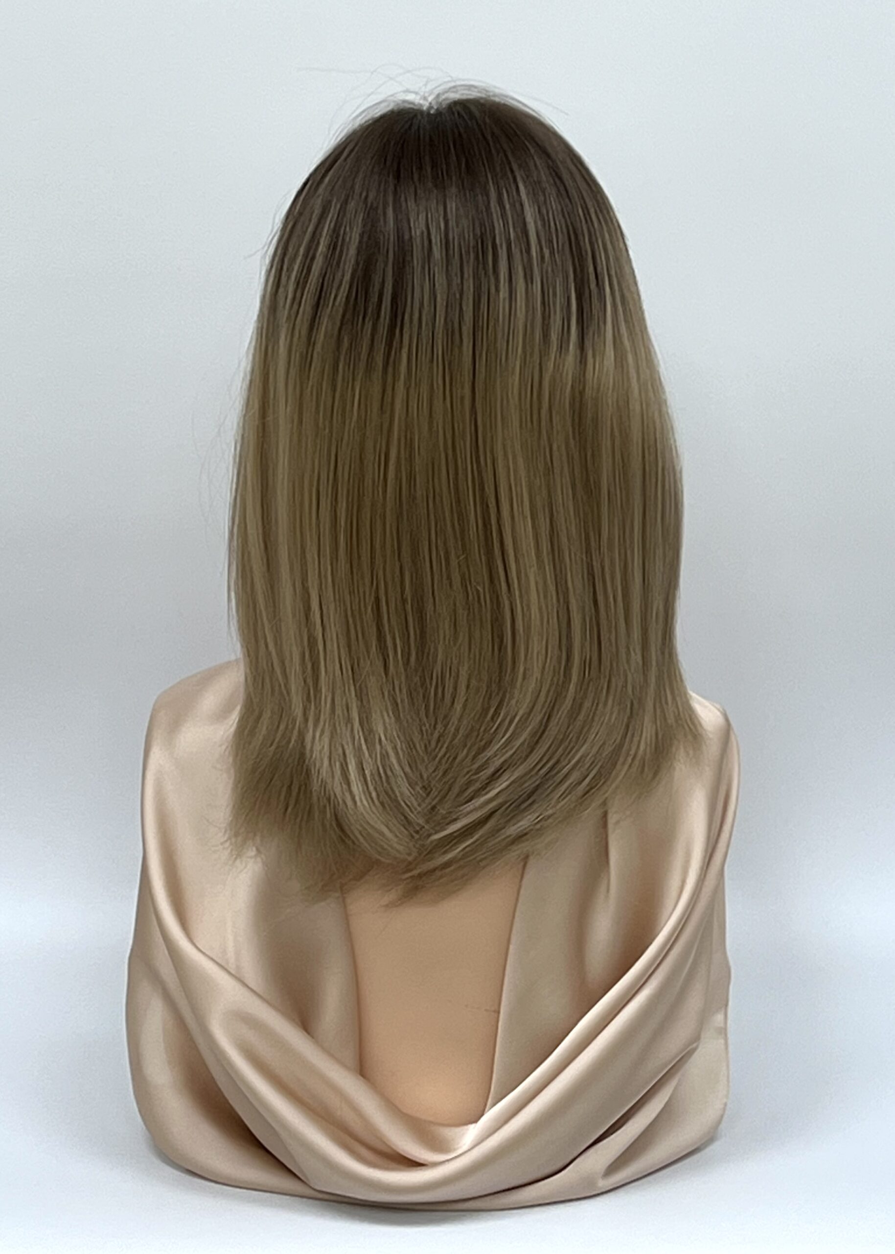 Natūralių plaukų perukas Peleninė blondinė ombre - Image 3