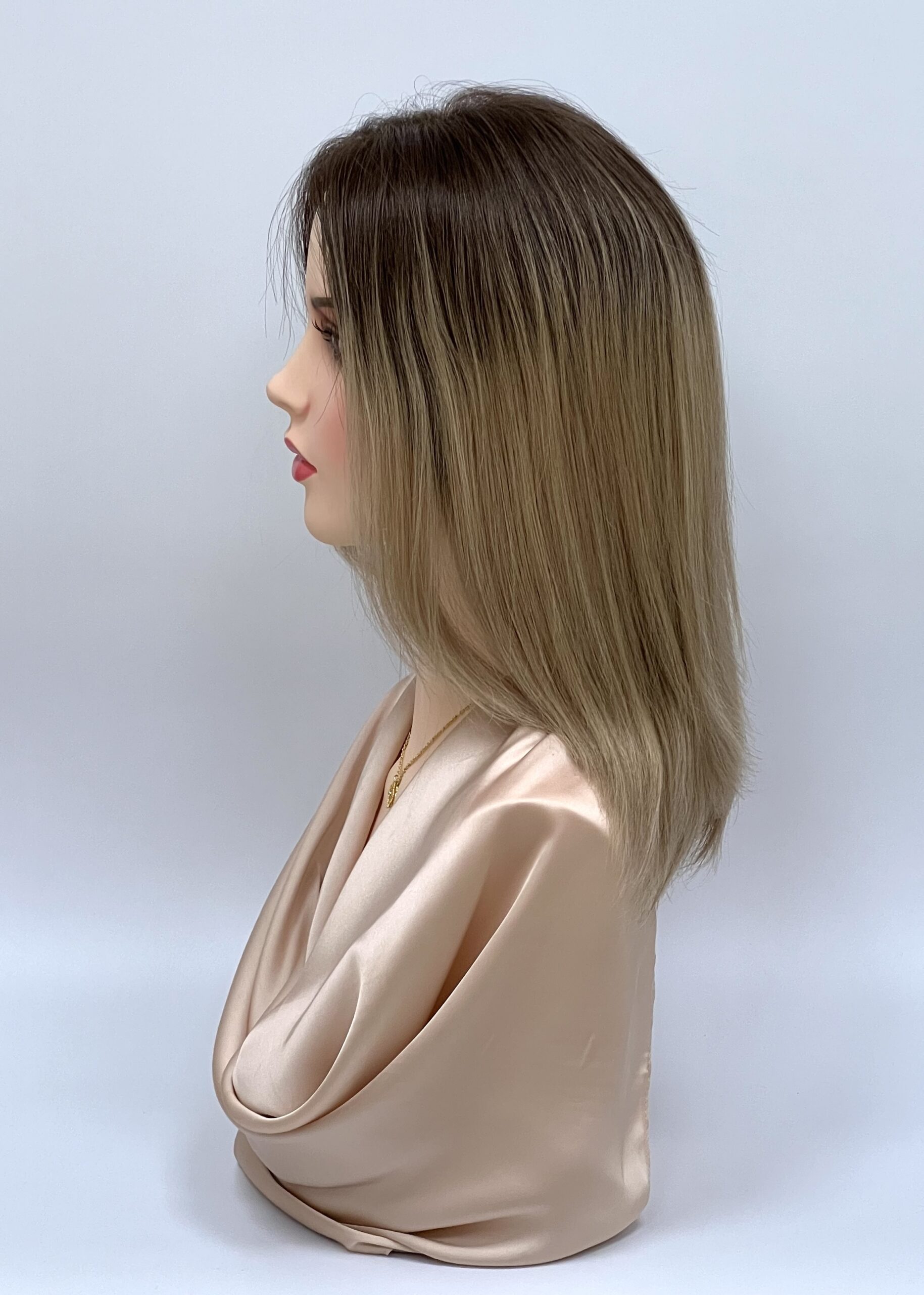 Natūralių plaukų perukas Peleninė blondinė ombre - Image 2