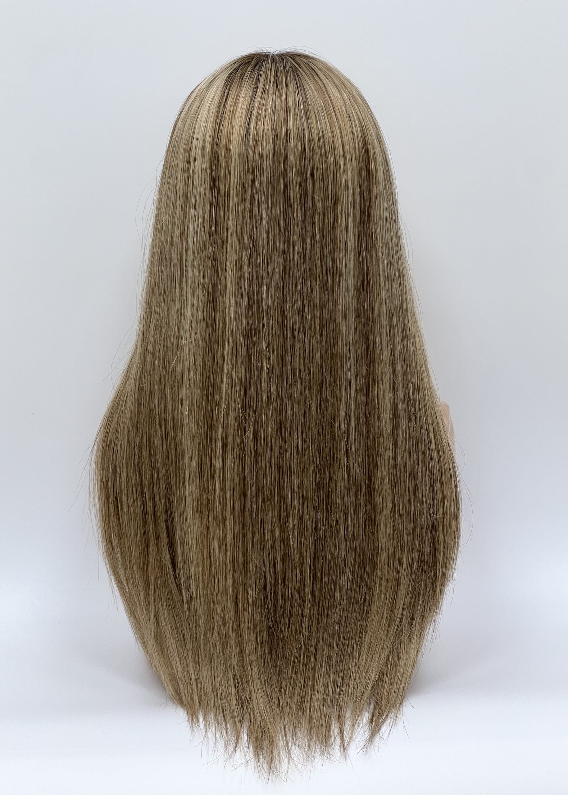Natūralių plaukų perukas Tamsi smėlinė blondinė su šviesesnėmis sruogomis - Image 3